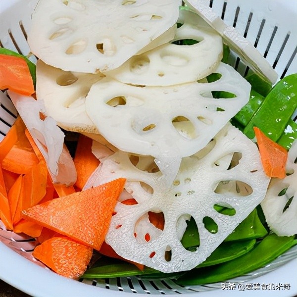 家常菜~荷塘小炒(清爽又營養) 家常菜~荷塘小炒(清爽又營養)