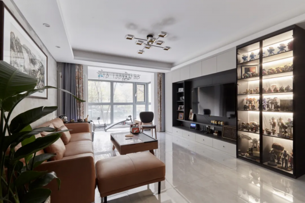 135㎡的家75㎡收納，放著好好的房子不住，到底怎麼想的？