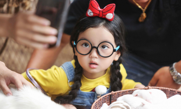 還記得百萬年薪拿來養弟弟的阿拉蕾嗎？如今長到認不出？