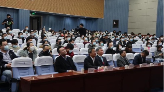 隆基股份總裁、校友李振國做客“百年蘭大•名家講壇”