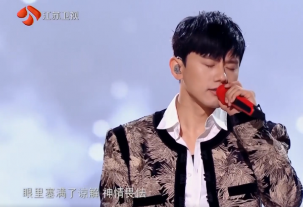 27位明星的跨年，有人翻車，有人悶聲幹了件大事上了《新聞聯播》