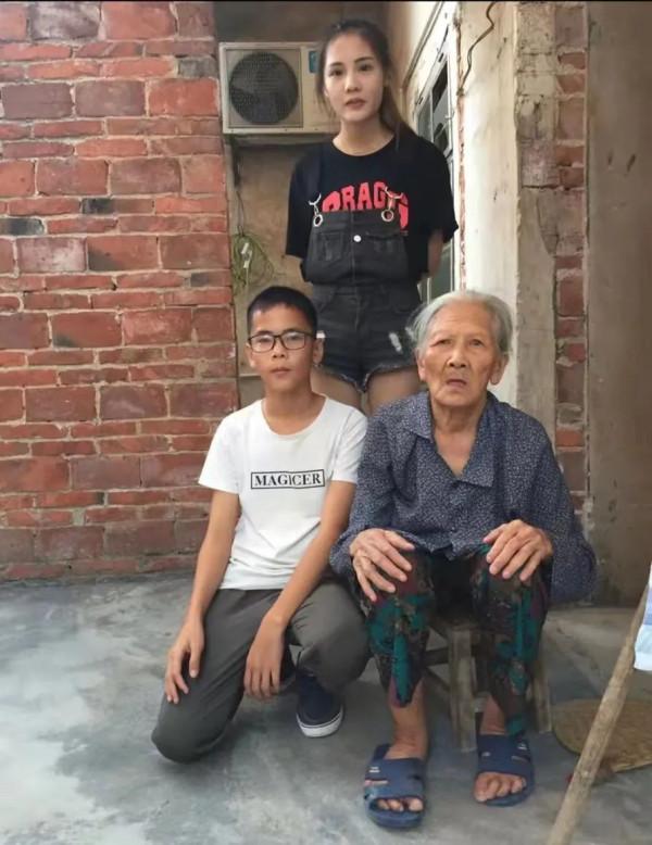 陸自忠《母親》心香文藝 陸自忠《母親》心香文藝