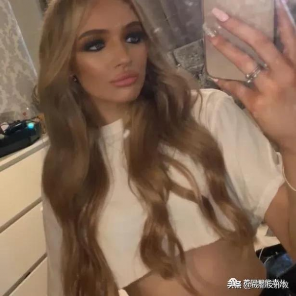 英國女孩稱被前男友用30多個賬號威脅，胸口被刀刺，結果都是她自己偽造的！