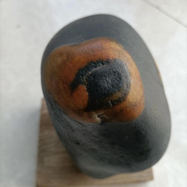 這塊天眼奇石是不是二郎神的第三隻神眼哪? 這塊天眼奇石是不是二郎神的第三隻神眼哪?