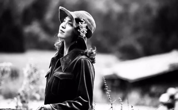 中國歌劇舞劇院首席，美人莞爾。彩排幕後，一張張青春美麗的臉