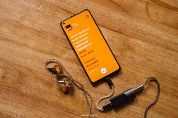 七彩虹小尾巴 CDA-M1 + 五重奏評測:超進取的新丁,牽手新生代旗艦 七彩虹小尾巴 CDA-M1 + 五重奏評測:超進取的新丁,牽手新生代旗艦