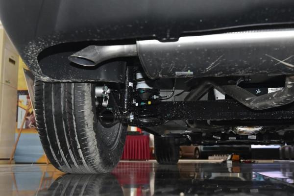 五菱星辰火了，6&period;98萬起配1&period;5T動力，軸距2750mm，專為工薪族打造