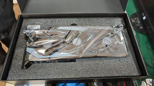 次高階顯示卡開箱