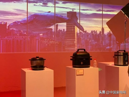 紅頂獎與浮雲藝術正式達成戰略合作 紅頂獎與浮雲藝術正式達成戰略合作