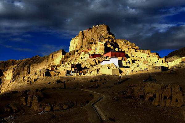 古格王國遺址:西藏美術史上盛開的花朵 古格王國遺址:西藏美術史上盛開的花朵