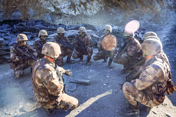 驍勇善戰見擔當，血性苦練礪本領