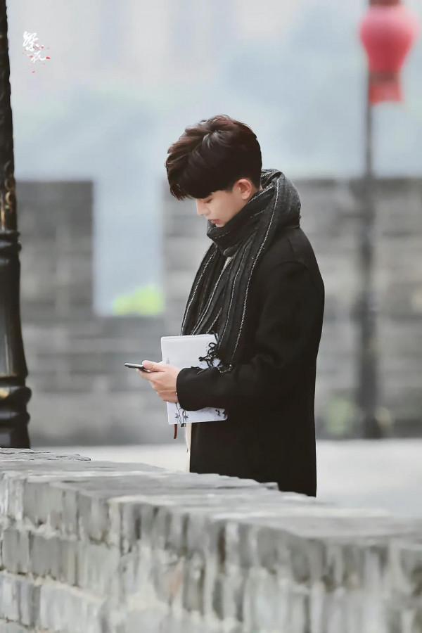 任嘉倫男友系穿搭