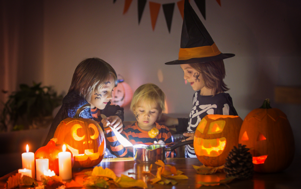 奇幻萬聖節“一起剪”萌娃搞怪短影片