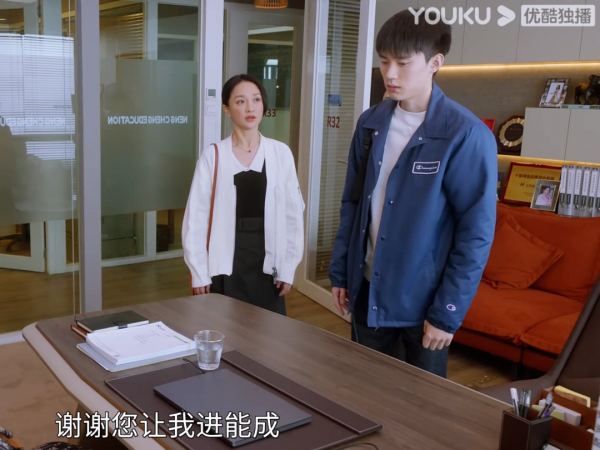 超全!我把周迅在《小敏家》裡的穿搭都扒出來了,還採訪了她的造型師 超全!我把周迅在《小敏家》裡的穿搭都扒出來了,還採訪了她的造型師