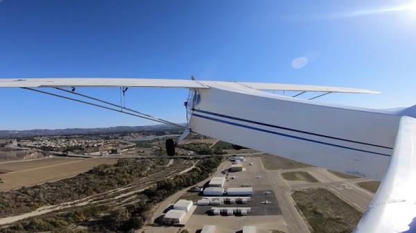 美國網紅開飛機灑朋友骨灰中途墜機？疑點太多被群噴：擺拍
