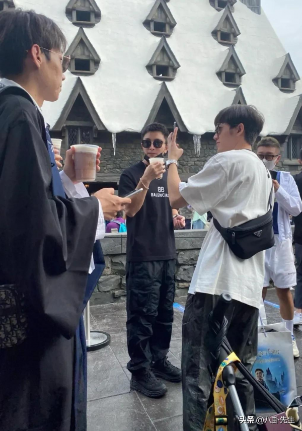 路人鏡頭下的男明星：鄧倫王嘉爾顏值出眾，楊迪董子健像路人