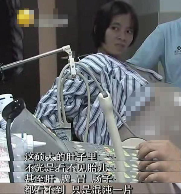 女子懷胎一年未生產遭到丈夫拋棄,身無分文的她挺著50斤巨肚流浪 女子懷胎一年未生產遭到丈夫拋棄,身無分文的她挺著50斤巨肚流浪