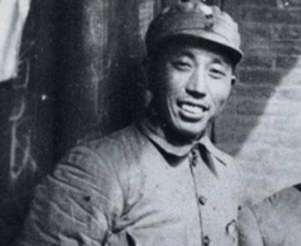 葉劍英過80大壽,鄧小平要求多插一根蠟燭,葉帥:還是你想得深遠 葉劍英過80大壽,鄧小平要求多插一根蠟燭,葉帥:還是你想得深遠