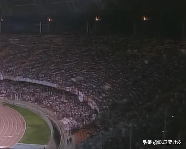 1990年世界盃1/4決賽，萊因克爾臨危救主，非洲雄獅昂首告別