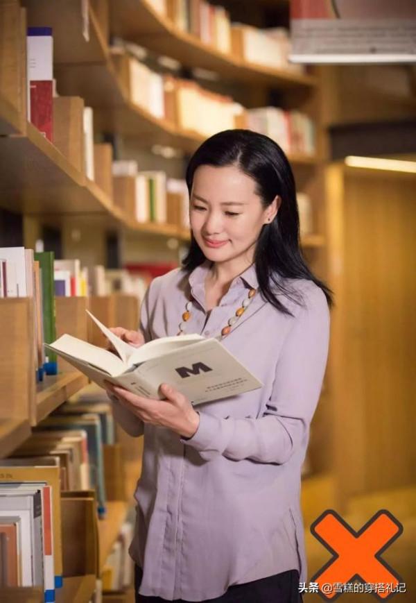 有肚子的女人放棄&OpenCurlyDoubleQuote;塞衣角&rdquo;吧！瞧詠梅的藏腹穿法，顯瘦又時髦