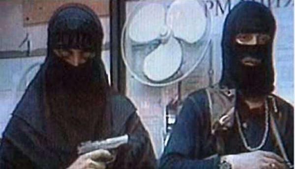 2016年為了英雄，普京低下頭和敵人談判，最後用6名俘虜換回遺體