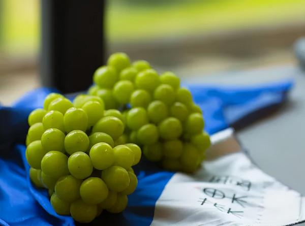 陽光玫瑰的喜與憂:“千年等一回”的葡萄,能火過三年嗎? 陽光玫瑰的喜與憂:“千年等一回”的葡萄,能火過三年嗎?