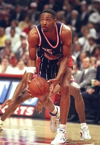 NBA紀實連載77：NBA超級福星，七冠王羅伯特霍里的開掛球生