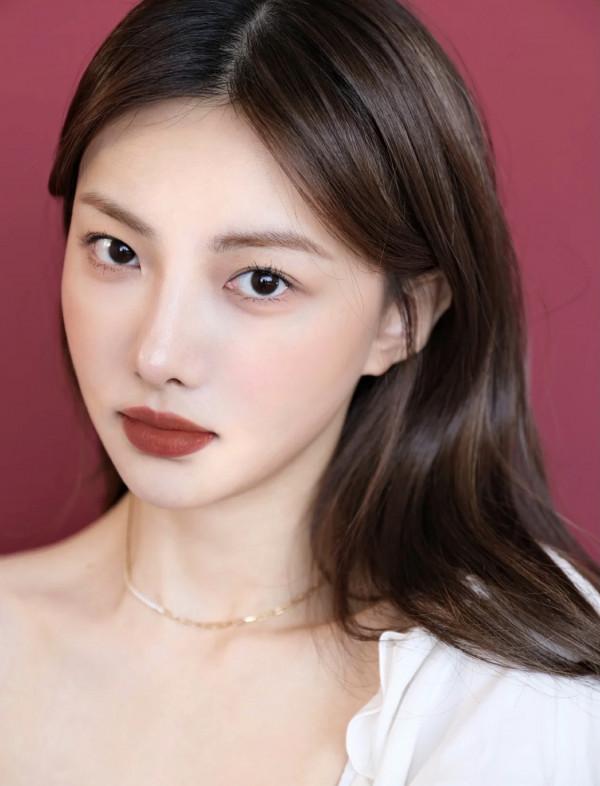 秋天通勤塗這幾支口紅,優雅又高階,讓你在辦公室裡脫穎而出 秋天通勤塗這幾支口紅,優雅又高階,讓你在辦公室裡脫穎而出