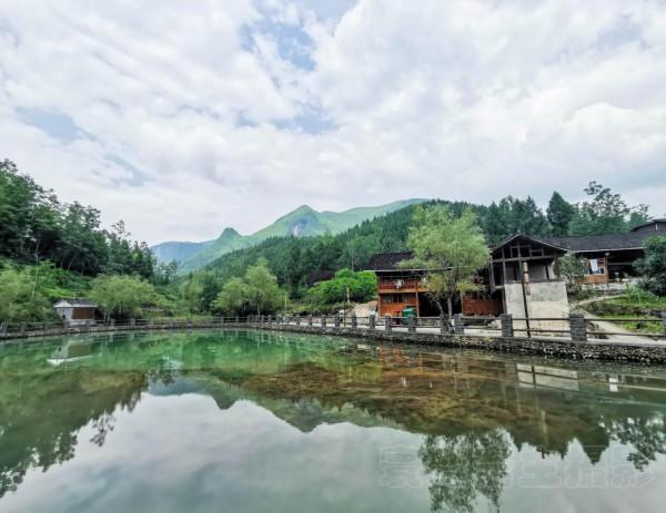 梵淨山下的雲舍村，曾經猴子愛喝的水，現在成了村民們的天然冰箱
