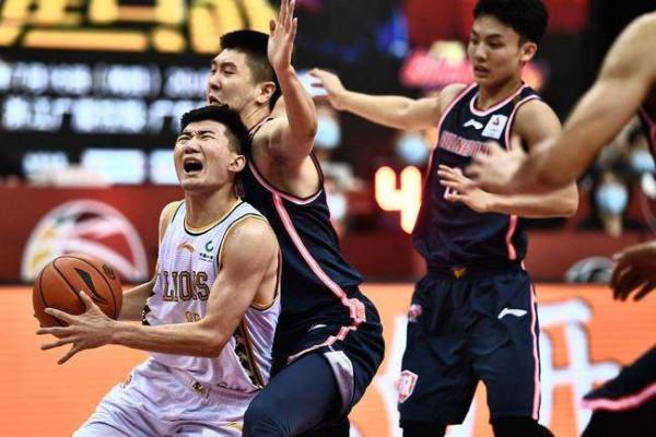 阿聯迴歸,狀態欠缺,大哥搖身一變成藍領 阿聯迴歸,狀態欠缺,大哥搖身一變成藍領