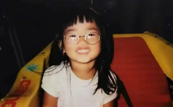 她出生3天被父母遺棄，美國夫婦領養20多年，為親生父母回到中國