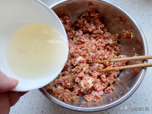 大雪時節吃餃子,鮮香美味又滋補,比韭菜白菜好吃又營養 大雪時節吃餃子,鮮香美味又滋補,比韭菜白菜好吃又營養