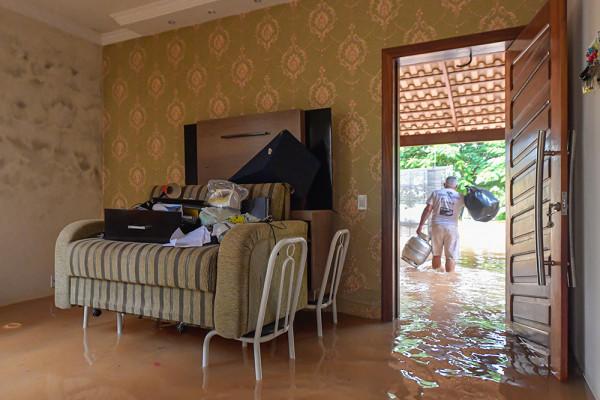 早安·世界｜巴西米納斯吉拉斯州暴雨成災，已有19人因此喪生