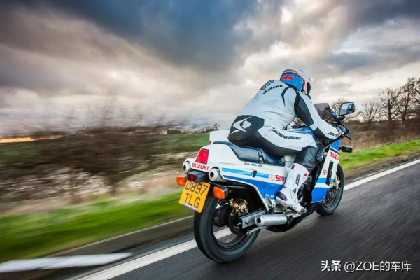 鈴木 | 從賽場到市場的市售跑車——RG500 鈴木 | 從賽場到市場的市售跑車——RG500