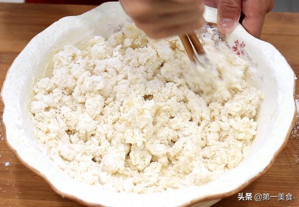 店裡面的炸菜角為啥好吃,原來燙麵是關鍵,皮薄餡多,簡單又美味 店裡面的炸菜角為啥好吃,原來燙麵是關鍵,皮薄餡多,簡單又美味