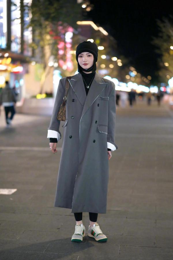 看街拍 學搭配：12組秋冬大衣&amp;風衣穿搭示範