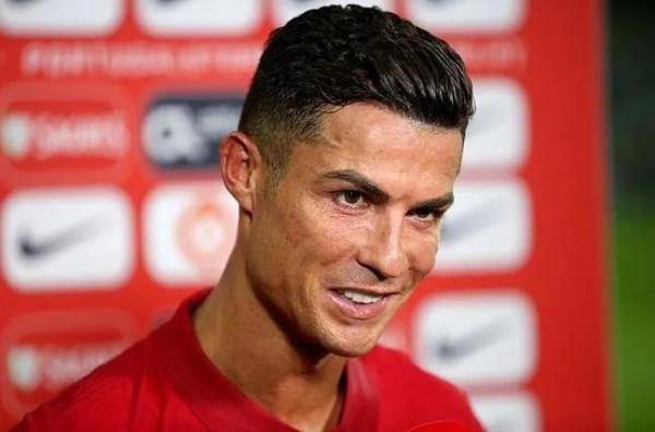 同齡的兩大傳奇巨星，C羅和詹姆斯，誰會先退役呢？