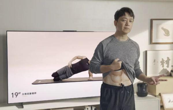 發腮禿頭、酒糟鼻、大肚腩，還有塑膠僵臉，中年男星的辣眼震撼