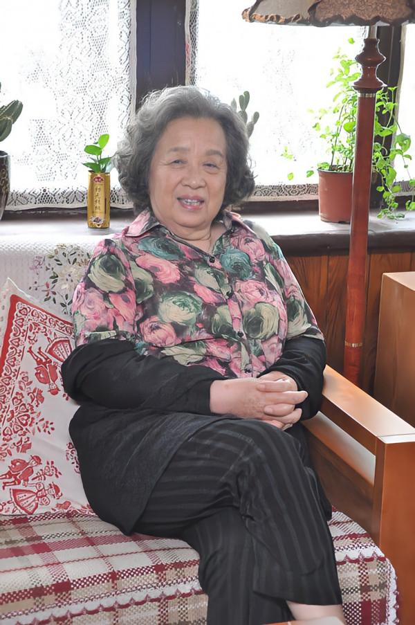 因容嬤嬤一角走紅，被稱為&quot;童年陰影&quot;的老戲骨李明啟，現狀如何？