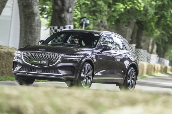 質感不輸BBA,但GV70入華能賣得好嗎? 質感不輸BBA,但GV70入華能賣得好嗎?