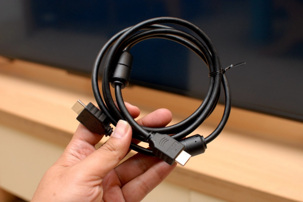 “小”升級,大享受:JBL Bar 2.1 compact 家庭影院體驗 “小”升級,大享受:JBL Bar 2.1 compact 家庭影院體驗