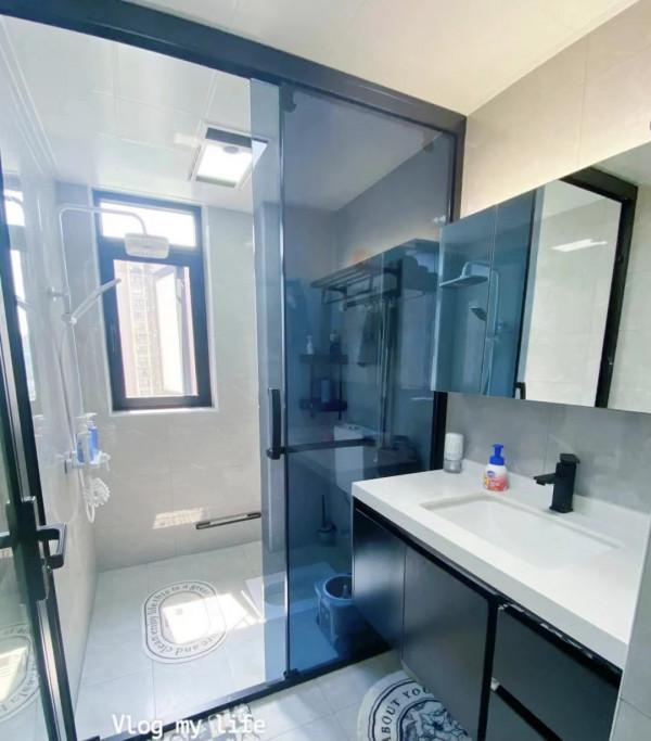 看了她家135㎡的新居，才明白“硬裝越簡單，空間越顯大”