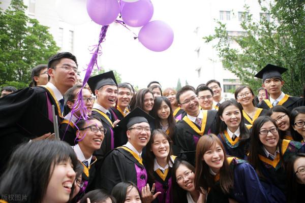 2021年最新留學風向標：8成清華畢業生選擇國內深造