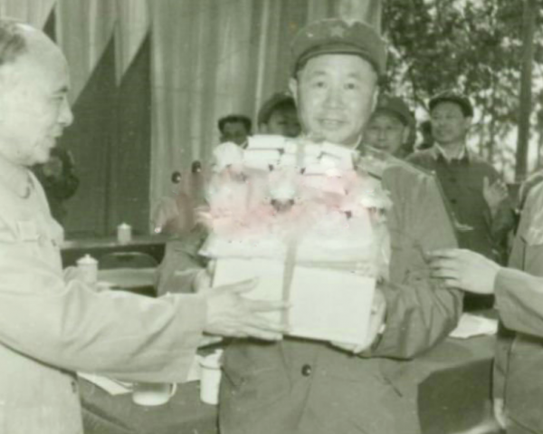 1979年對越反擊戰，有10位首長的兒子在越南犧牲，他們分別是誰？