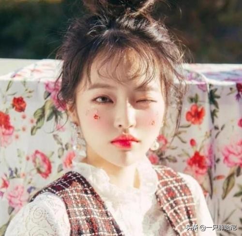 你適合“披頭髮”還是“扎頭髮”,取決於三個部位,髮際線很關鍵 你適合“披頭髮”還是“扎頭髮”,取決於三個部位,髮際線很關鍵