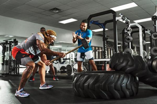 安德瑪黑科技面料覆蓋多場景 助力運動家更強運動表現