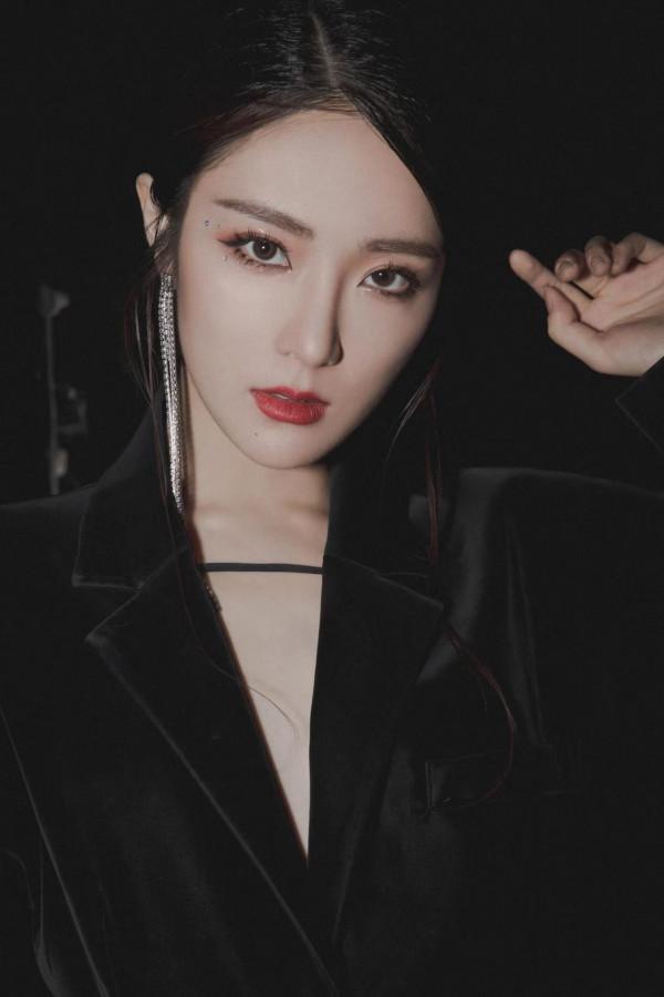 張可盈演的傲嬌大小姐，活生生變成了黃景瑜追王麗坤的工具人