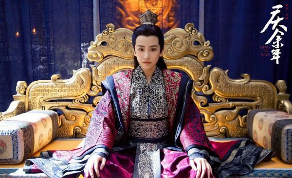 “女扮男裝”帥氣襲人的女演員，我只服這4位！有人還撞臉鹿晗