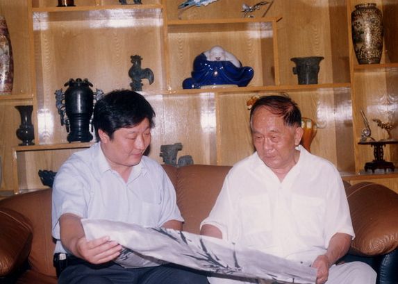 他65歲任成都軍區司令，曾率部重創馬家軍，卻被親人指責不近人情