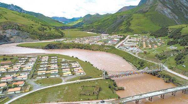 阿扎和他的“家人”——走進三江源③ 阿扎和他的“家人”——走進三江源③